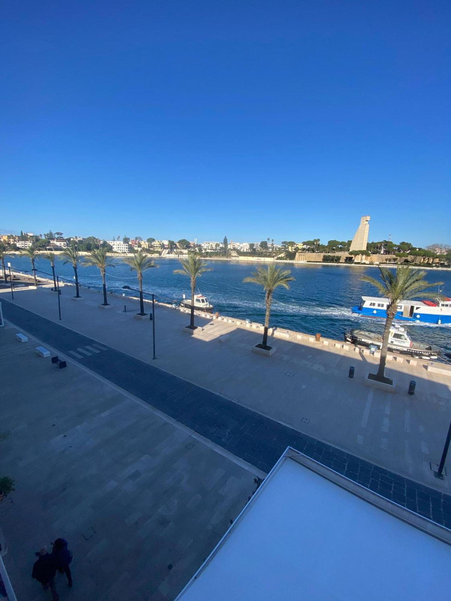 Appartamento Fontanella Deluxe Brindisi Luaran gambar
